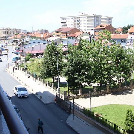 Spacious Apartment Next To The Bus Station And Walking Distance To The Old Town And Shopping Malls Prizren Buitenkant foto