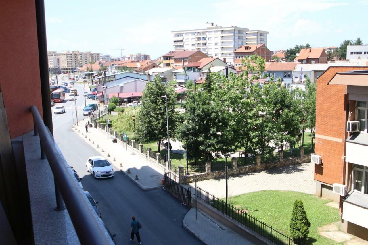 Spacious Apartment Next To The Bus Station And Walking Distance To The Old Town And Shopping Malls Prizren Buitenkant foto