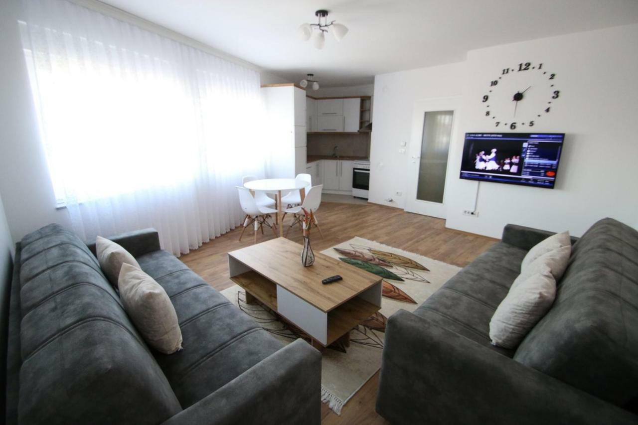 Spacious Apartment Next To The Bus Station And Walking Distance To The Old Town And Shopping Malls Prizren Buitenkant foto